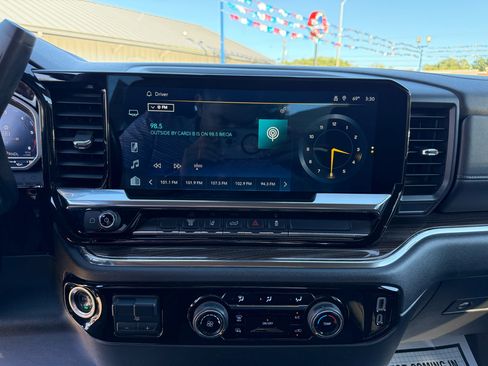 Used 2024 Chevrolet Silverado 2500 LT image 12