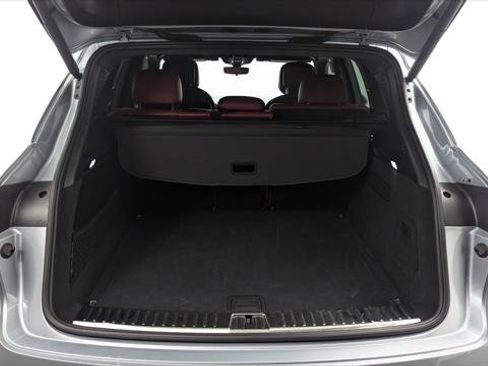 Used 2021 Porsche Cayenne image 18