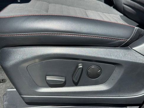 Used 2025 Ford Explorer ST-Line w/ ST-Line Street Pack AWD/4WD image 19