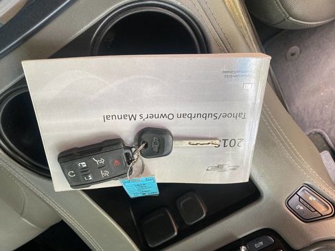 Used 2018 Chevrolet Suburban LT image 21