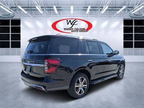 Used 2024 Ford Expedition Limited image 3