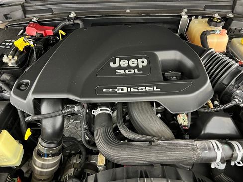 Used 2021 Jeep Wrangler Unlimited Rubicon image 34