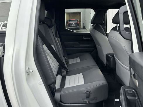 Used 2024 Toyota Tacoma TRD Sport w/ TRD Sport Upgrade Package image 19