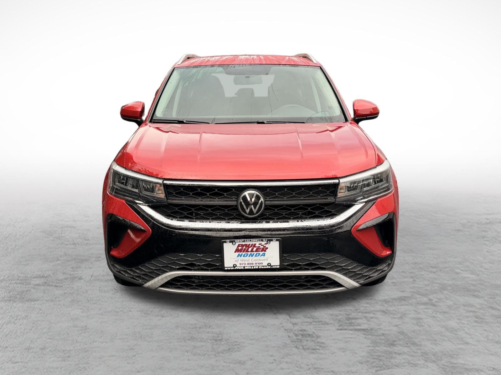 Used 2022 Volkswagen Taos SE AWD/4WD image 2