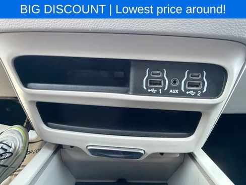 Used 2023 Chrysler Pacifica Touring-L FWD image 42