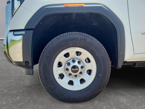 New 2024 GMC Sierra 2500 Pro AWD/4WD image 9