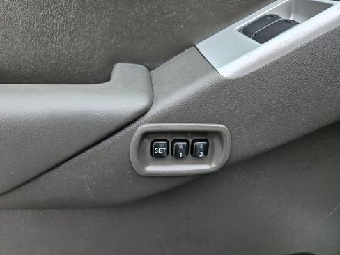 Used 2008 Nissan Pathfinder LE AWD/4WD image 19