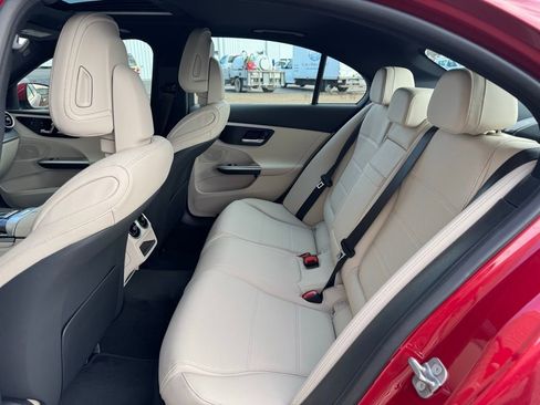 Used 2025 Mercedes-Benz C 300 Sedan image 49