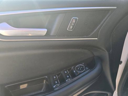 Used 2015 Ford Edge SEL w/ Equipment Group 201A AWD/4WD image 17
