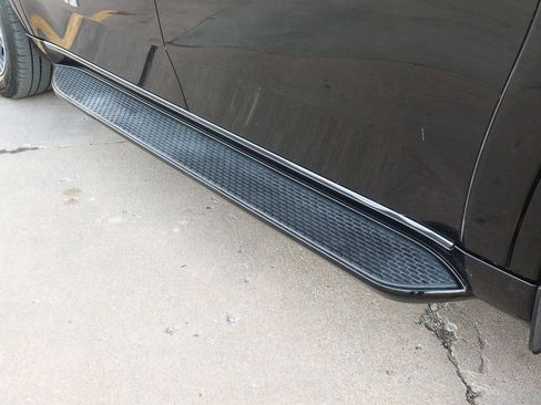 Used 2024 Jeep Wagoneer L Series II image 14