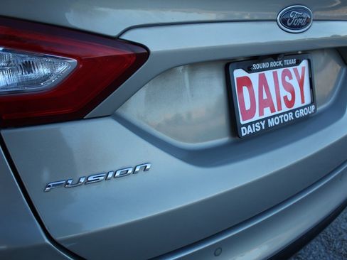 Used 2015 Ford Fusion Titanium image 11