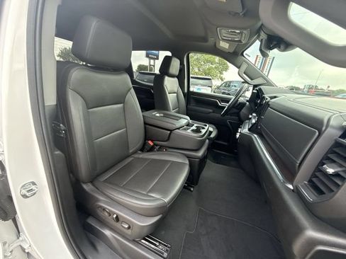 Certified 2025 GMC Sierra 1500 SLT RWD image 29
