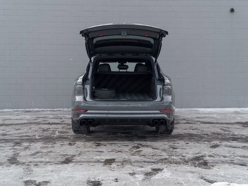 Certified 2020 Porsche Cayenne Turbo S image 14
