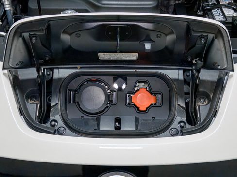 Used 2023 Nissan Leaf SV Plus FWD image 5