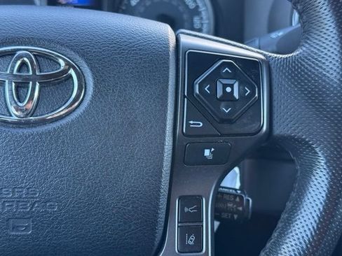 Used 2021 Toyota Tacoma TRD Off-Road w/ TRD Premium Off Road Package AWD/4WD image 27