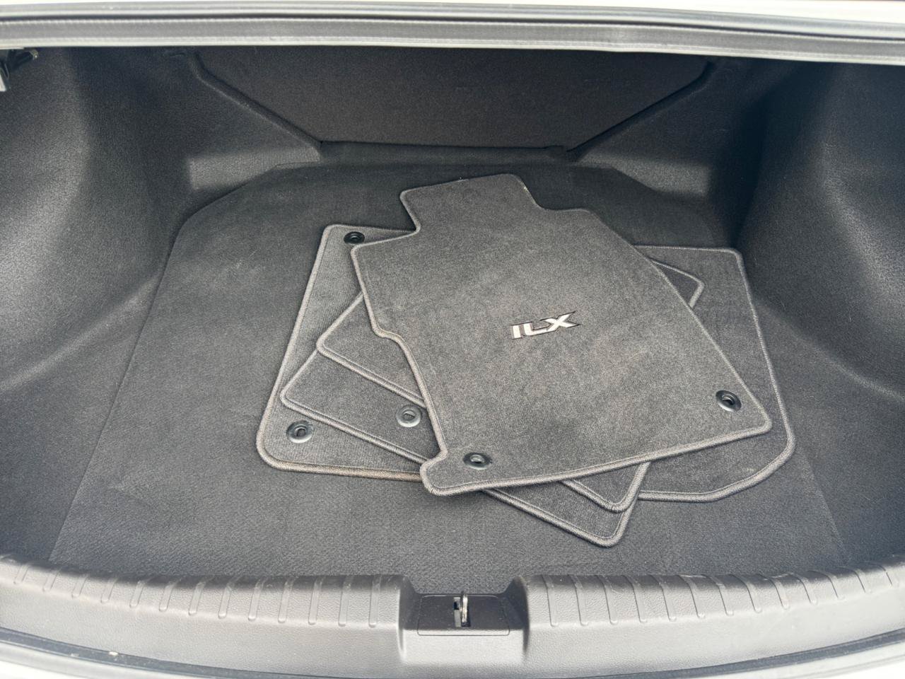 Used 2015 Acura ILX w/ Technology Package FWD image 27