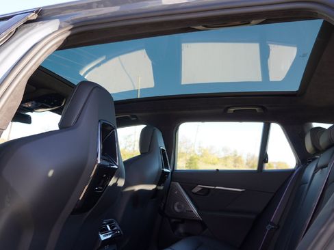 Used 2025 BMW M5 Touring image 39