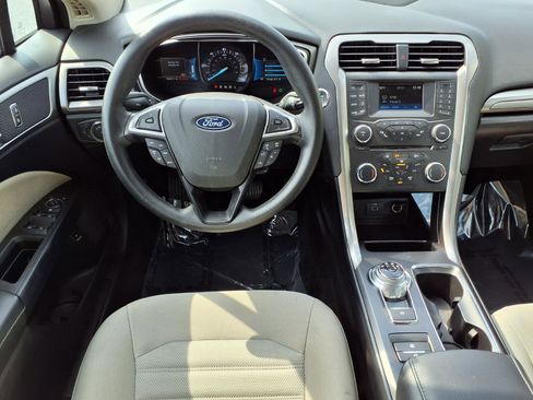 Used 2018 Ford Fusion S FWD image 3