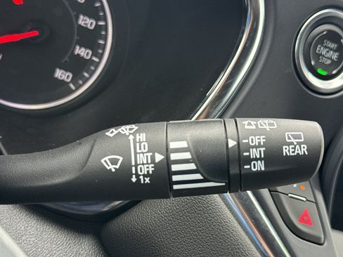 Used 2025 Chevrolet Blazer LT AWD/4WD image 20
