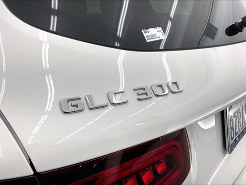 Certified 2022 Mercedes-Benz GLC 300 image 7