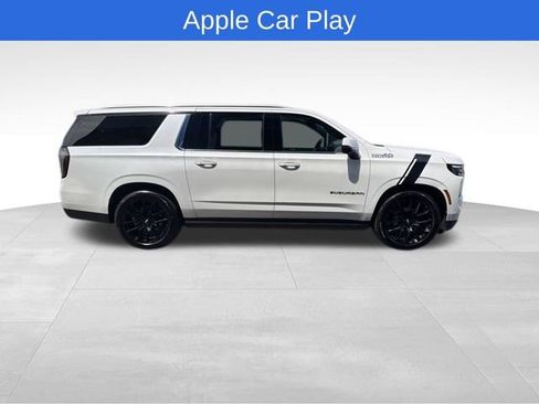 Used 2025 Chevrolet Suburban High Country AWD/4WD image 6