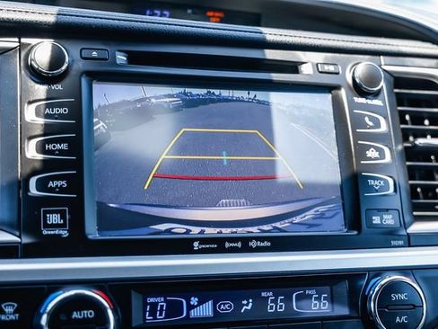 Used 2019 Toyota Highlander Limited AWD/4WD image 28