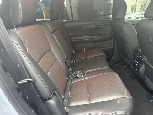 Used 2025 Honda Passport Black Edition image 14