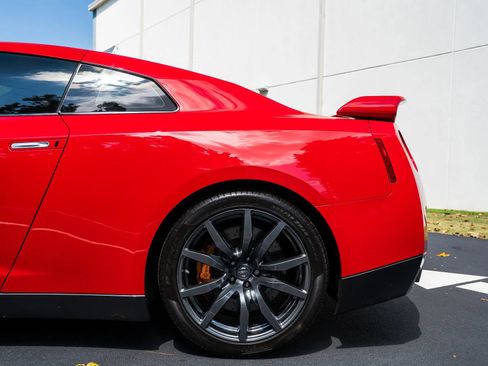 Used 2009 Nissan GT-R Premium AWD/4WD image 5