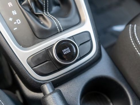 Used 2022 Hyundai Venue SEL image 31