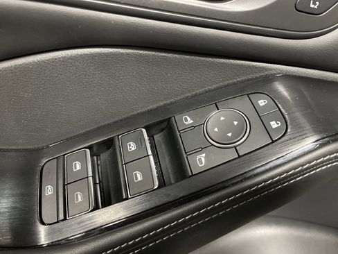 Used 2023 Nissan Rogue SL w/ SL Premium Package image 9