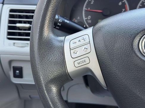 Used 2013 Toyota Corolla LE FWD image 30