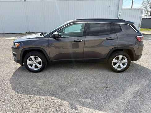 Used 2018 Jeep Compass Latitude w/ Popular Equipment Group AWD/4WD image 6