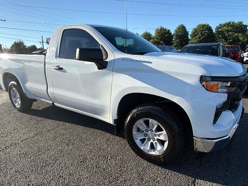 Used 2022 Chevrolet Silverado 1500 W/T RWD image 6