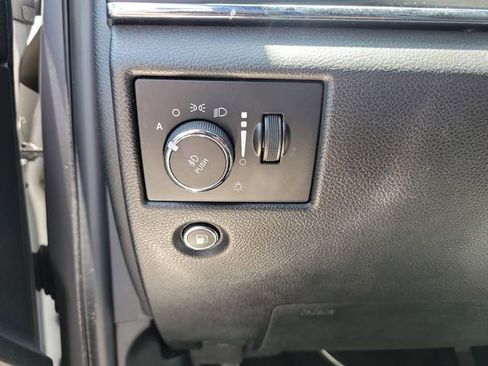 Used 2020 Jeep Grand Cherokee Limited RWD image 12
