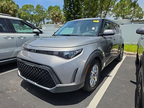 Certified 2023 Kia Soul S FWD image 5
