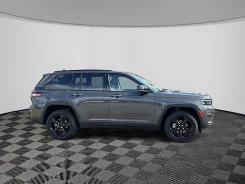 Certified 2023 Jeep Grand Cherokee Limited w/ Black Appearance Package AWD/4WD image 8