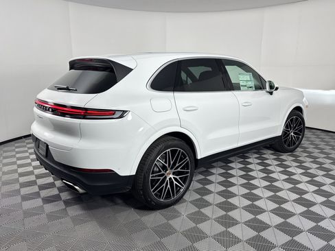 Certified 2026 Porsche Cayenne AWD/4WD image 9