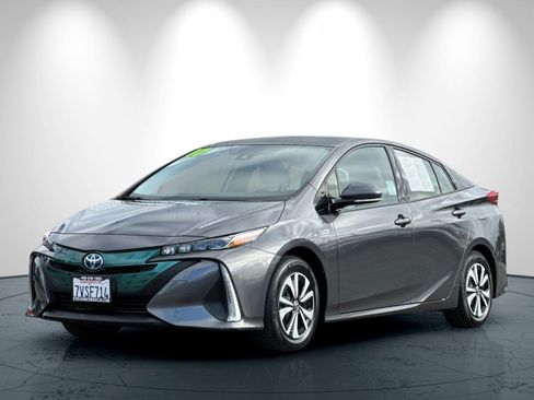 Used 2017 Toyota Prius Prime Premium image 8