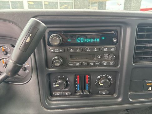 Used 2004 Chevrolet Silverado 1500 LS image 11