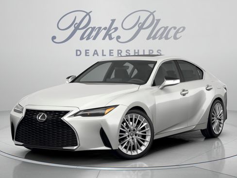 Used 2023 Lexus IS 300 w/ Comfort Package RWD image 9