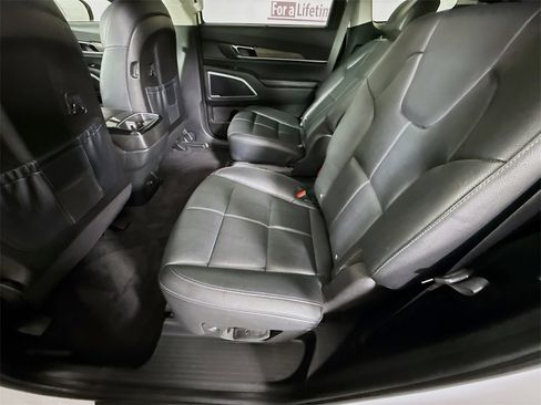 Used 2022 Kia Telluride EX w/ EX Premium Package image 29