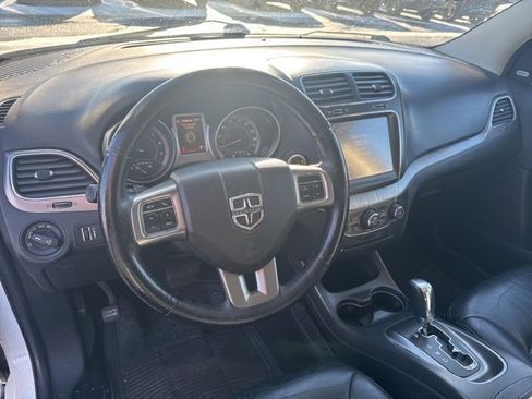 Used 2017 Dodge Journey Crossroad w/ Flexible Seating Group image 11