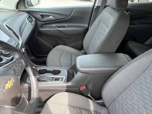 Used 2018 Chevrolet Equinox LT image 16