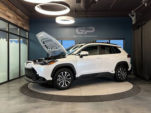 Used 2024 Toyota Corolla Cross SE image 25