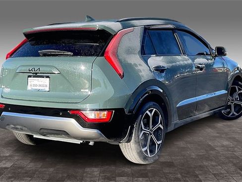 Used 2023 Kia Niro EX Touring image 2