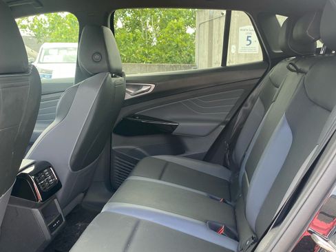 Certified 2023 Volkswagen ID.4 Pro S AWD/4WD image 17