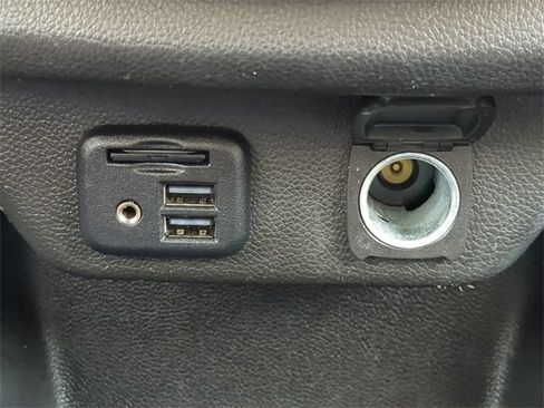 Used 2021 Chevrolet Traverse LT w/ LT Premium Package image 28