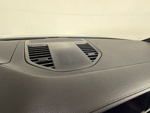 Certified 2025 Porsche Panamera image 31