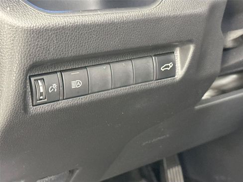 Used 2022 Toyota RAV4 XSE AWD/4WD image 15