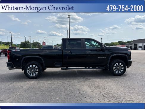 Used 2022 Chevrolet Silverado 2500 Custom w/ Custom Convenience Package AWD/4WD image 5